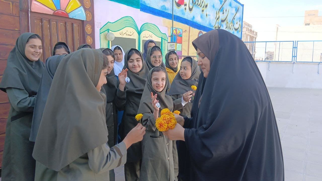 روز دانشآموز